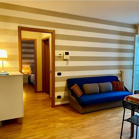 Apartamento Bilocale Nuovo In Centro 4 Posti Letto *